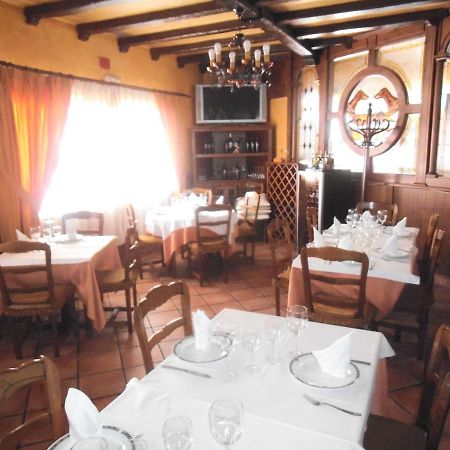 Hostal Los Galgos Yepes Exterior foto