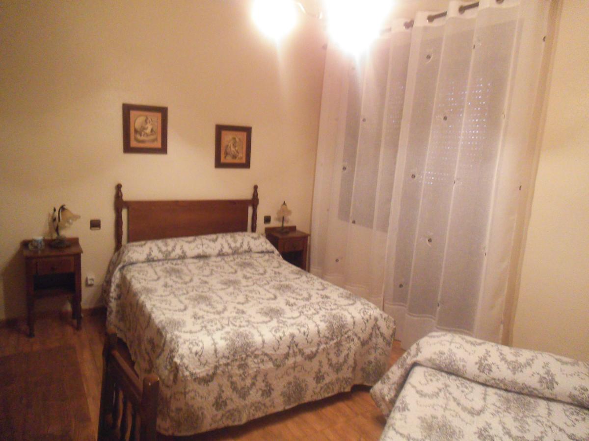 Hostal Los Galgos Yepes Exterior foto