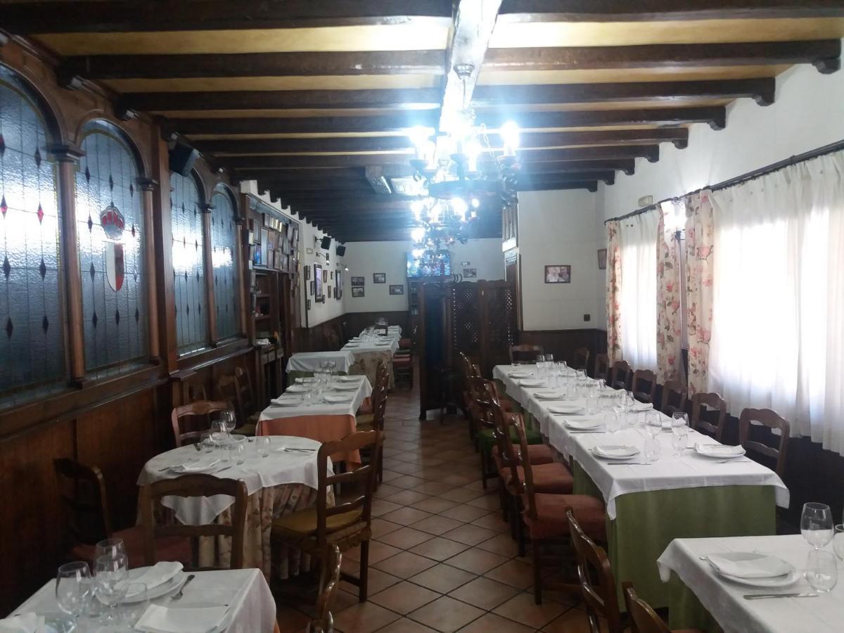 Hostal Los Galgos Yepes Exterior foto